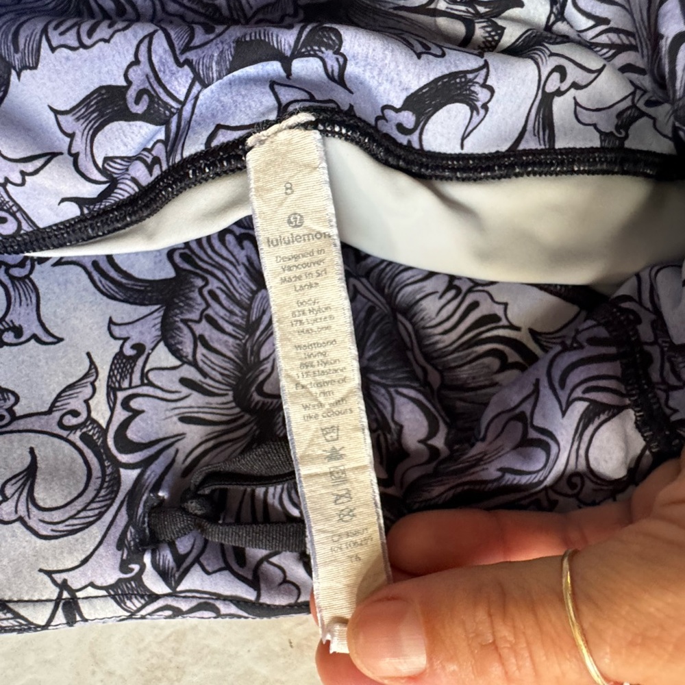 Lululemon size 8